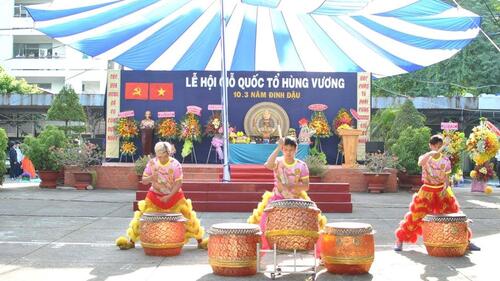 Lễ hội quốc quốc Đức tổ Hùng Vương - từ rất lâu đã trở thành ngày giỗ trọng đại của cả dân tộc, in đậm trong cõi tâm linh của mỗi người con đất Việt.